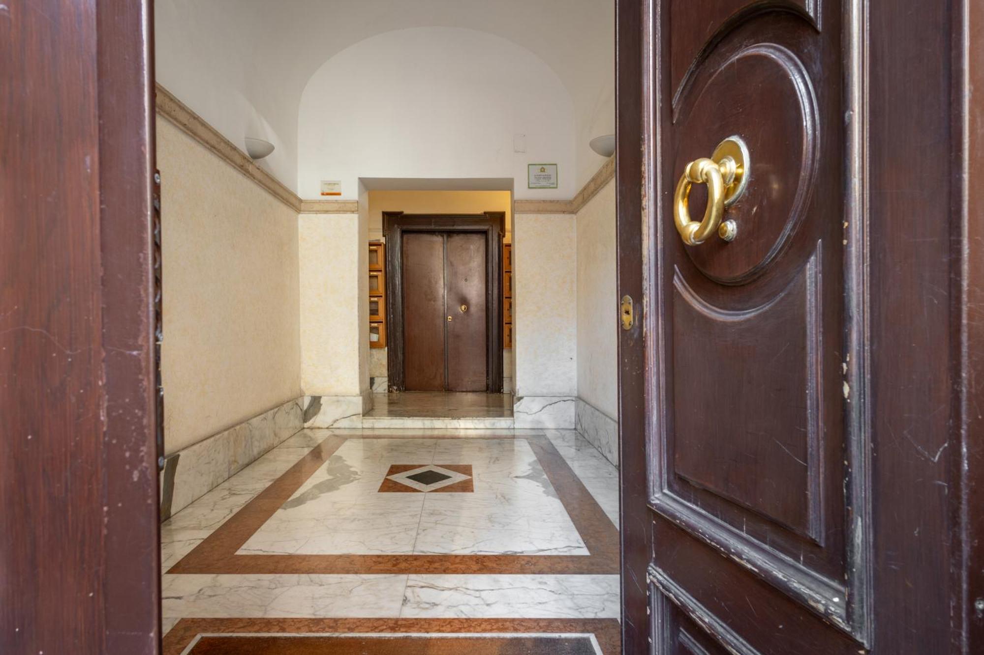 Your Elegant Loft At Termini Station Рим Екстериор снимка