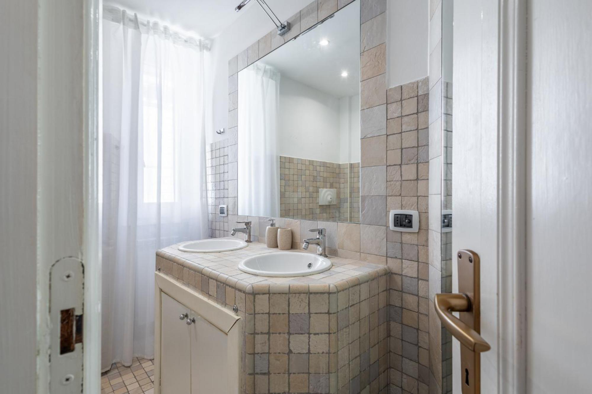 Your Elegant Loft At Termini Station Рим Екстериор снимка